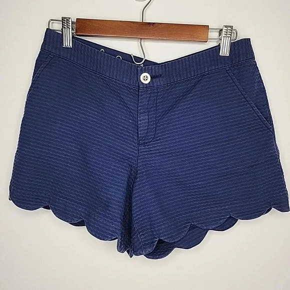 Lilly Pulitzer Buttercup Short 8 Navy Blue‎ Scalloped Coastal Resort Flat Front - Picture 2 of 13